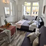 Old Square View Appartement *