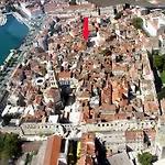 Old Square View Appartement *