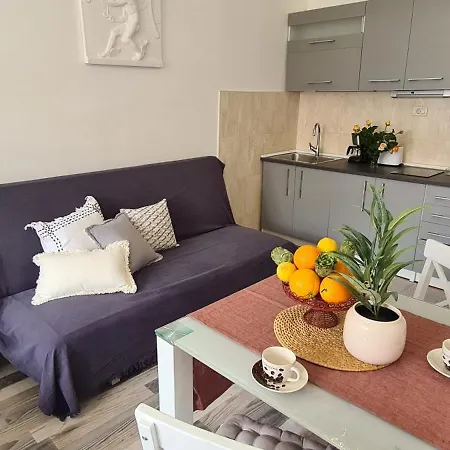 Old Square View Split